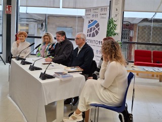 Image for: Escritores del barrio – Presentación literaria